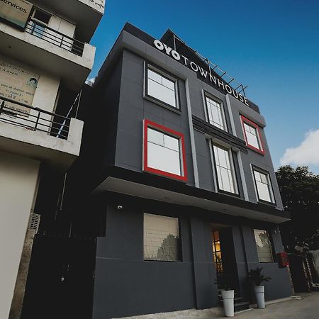 Hotel Collection O Townhouse 069 Gurgaon Exterior foto