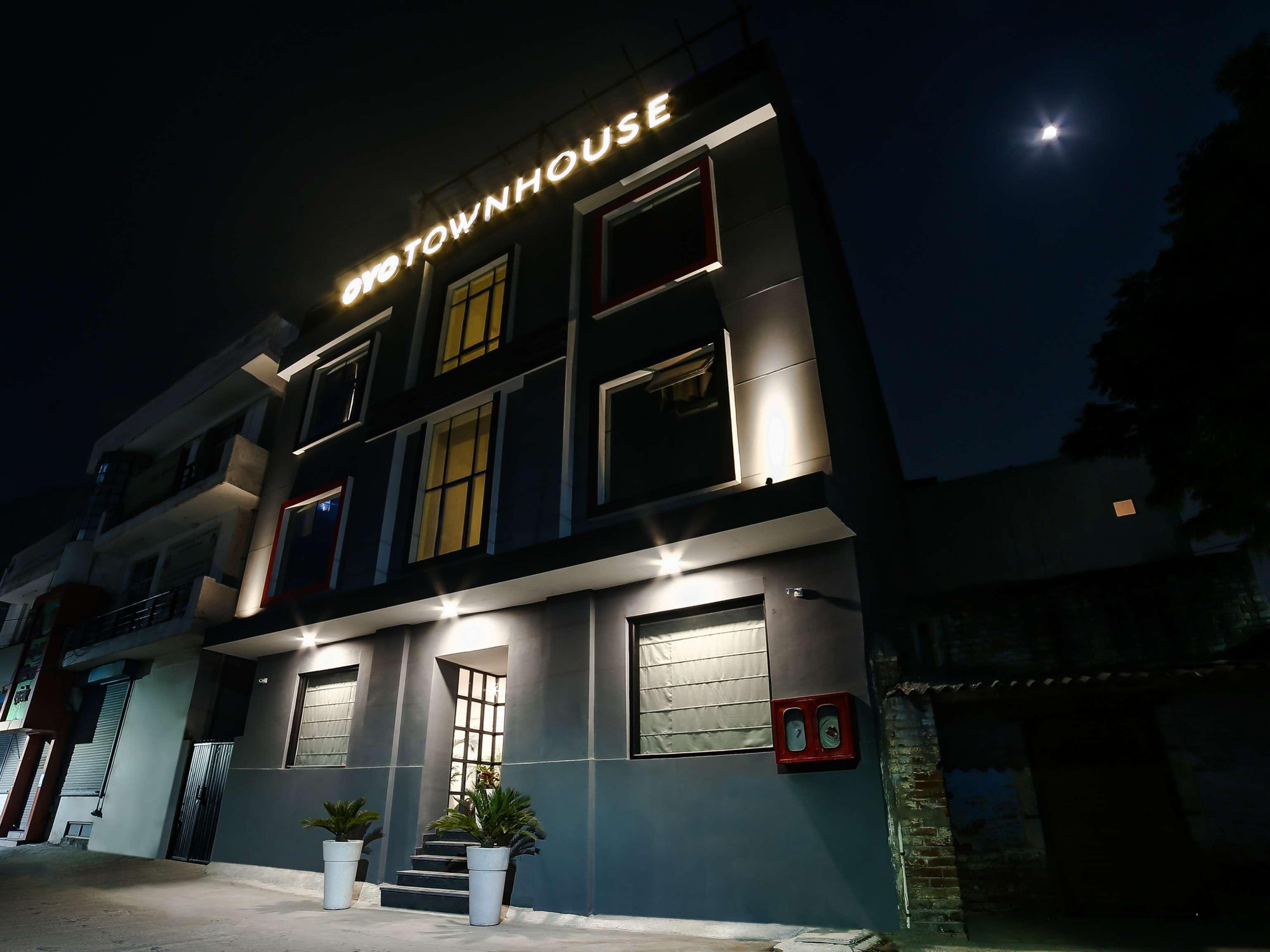 Hotel Collection O Townhouse 069 Gurgaon Exterior foto